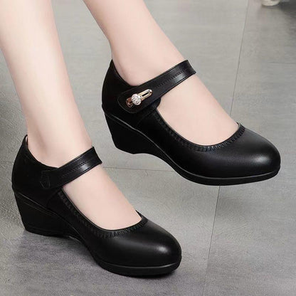 🔥📣【45%OFF】🔥【35-41】 Miękkie skórzane buty na obcasie z miękką podeszwą, antypoślizgowe skórzane buty dla mamy